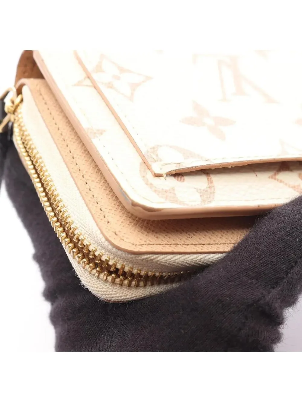 Louis Vuitton Portefeuille Lou Bi-Fold #360254L61B